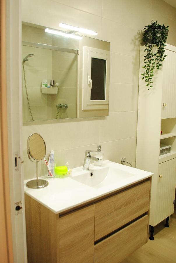 Habitacion Con Patio En Piso Compartido Capellades Esterno foto