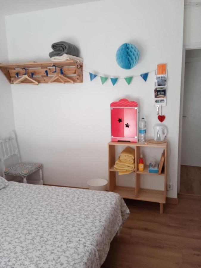 Habitacion Con Patio En Piso Compartido Capellades Esterno foto